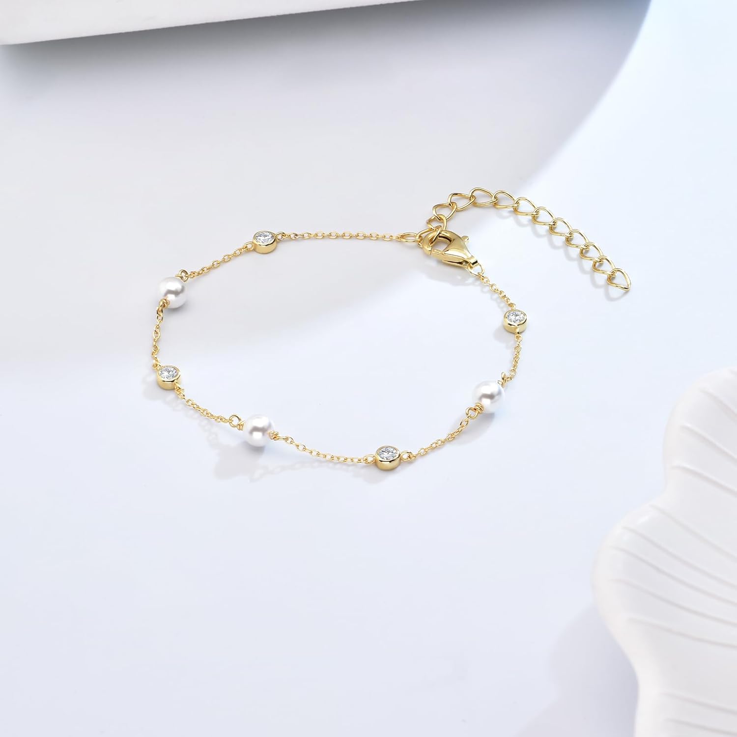 Bracelet de perles en argent sterling pour femme, tendance plaqué or 14 carats, bracelet de perles délicates, réglable, cadeau d'anniversaire, de mariage, de demoiselle d'honneur, de mariée, cadeau doré