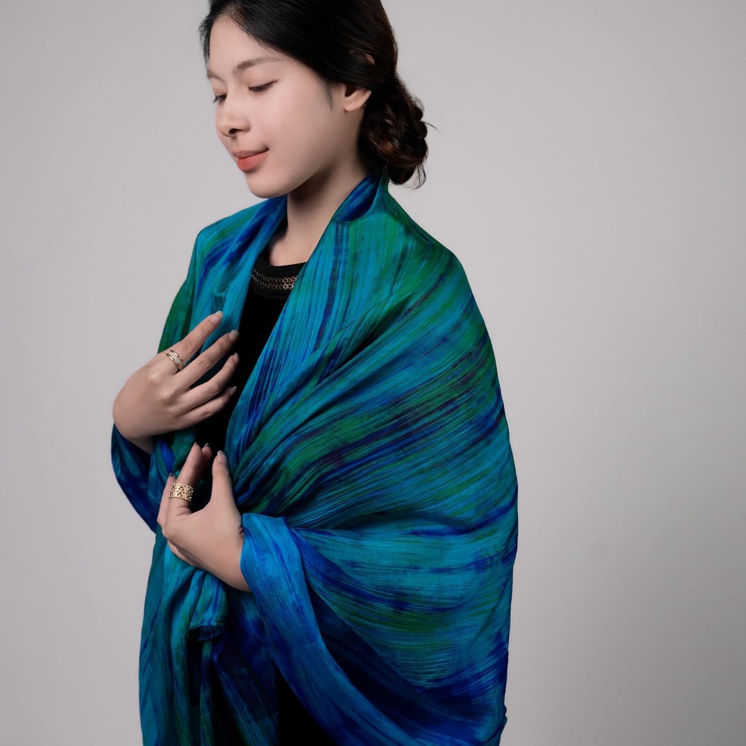 Châle en soie de mûrier teint à la main pour femme - Écharpe de luxe pour mariage, soirée et cadeau - 85 x 180 cm Bleu Turquoise avec Rayures