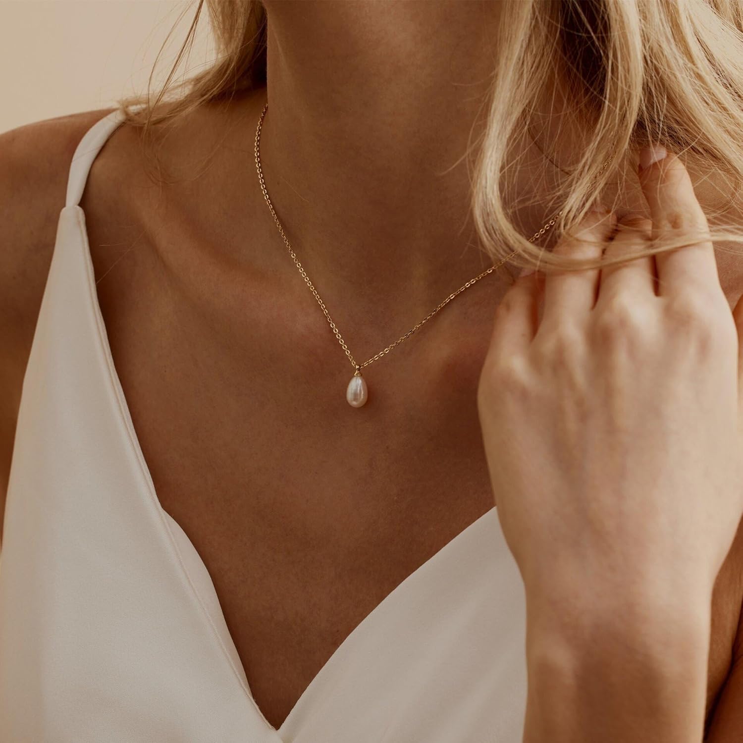 Collier de Perles pour Femme,Chaîne en or Plaqué or 14 Carats Bijou de à Offrir Convient aux Filles Femmes,Idéal pour les Mariages et les Fêtes