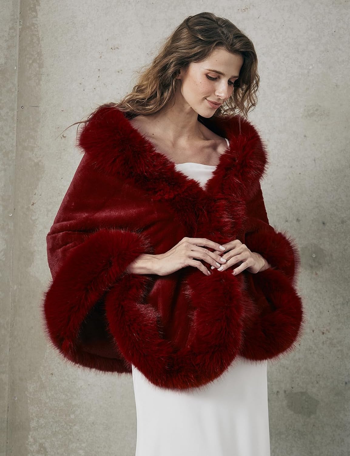 Châle Écharpe Étole En Fausse Fourrure Chaud De Femme Mariage Hiver Sur Robe de Soirée Mariée Cérémonie Fête Demoiselle d'honneur Rouge Vineux