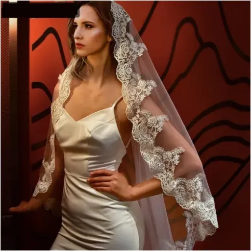 Test Voile Mariée cathédrale 200 cm crème : joli rendu sur les photos, mais quelques concessions