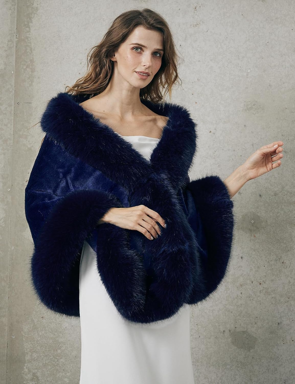 Châle Écharpe Étole En Fausse Fourrure Chaud De Femme Mariage Hiver Sur Robe de Soirée Mariée Cérémonie Fête Demoiselle d'honneur Bleu Foncé
