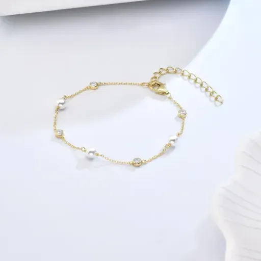Test bracelet de perles en argent sterling plaqué or 14K : joli petit bijou, mais avec quelques zones floues