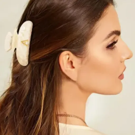 Test LILIE&WHITE Pince Cheveux Initiale A : jolie pince perso, mais pas pour toutes les chevelures