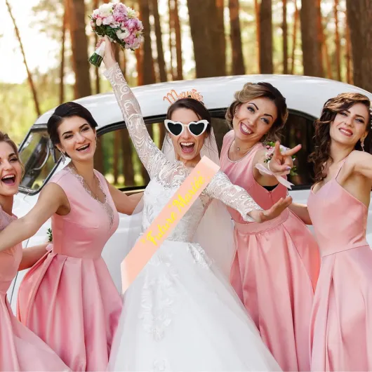 Annhao 4 Pièces Accessoire EVJF Écharpe Future Mariée Voile Blanc Couronne Serre-tête Mariée Or Rose Lunette Coeur Kit Enterrement de Vie de Jeune Fille pour Fête EVJF Déguisement Mariages Fiançailles