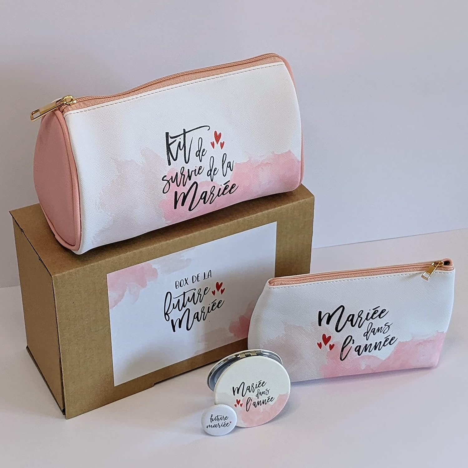 Box future mariée - Coffret 4 accessoires : pochette, miroir, badge + kit de survie de la mariée - Box mariage - Cadeau mariée - Bride to be